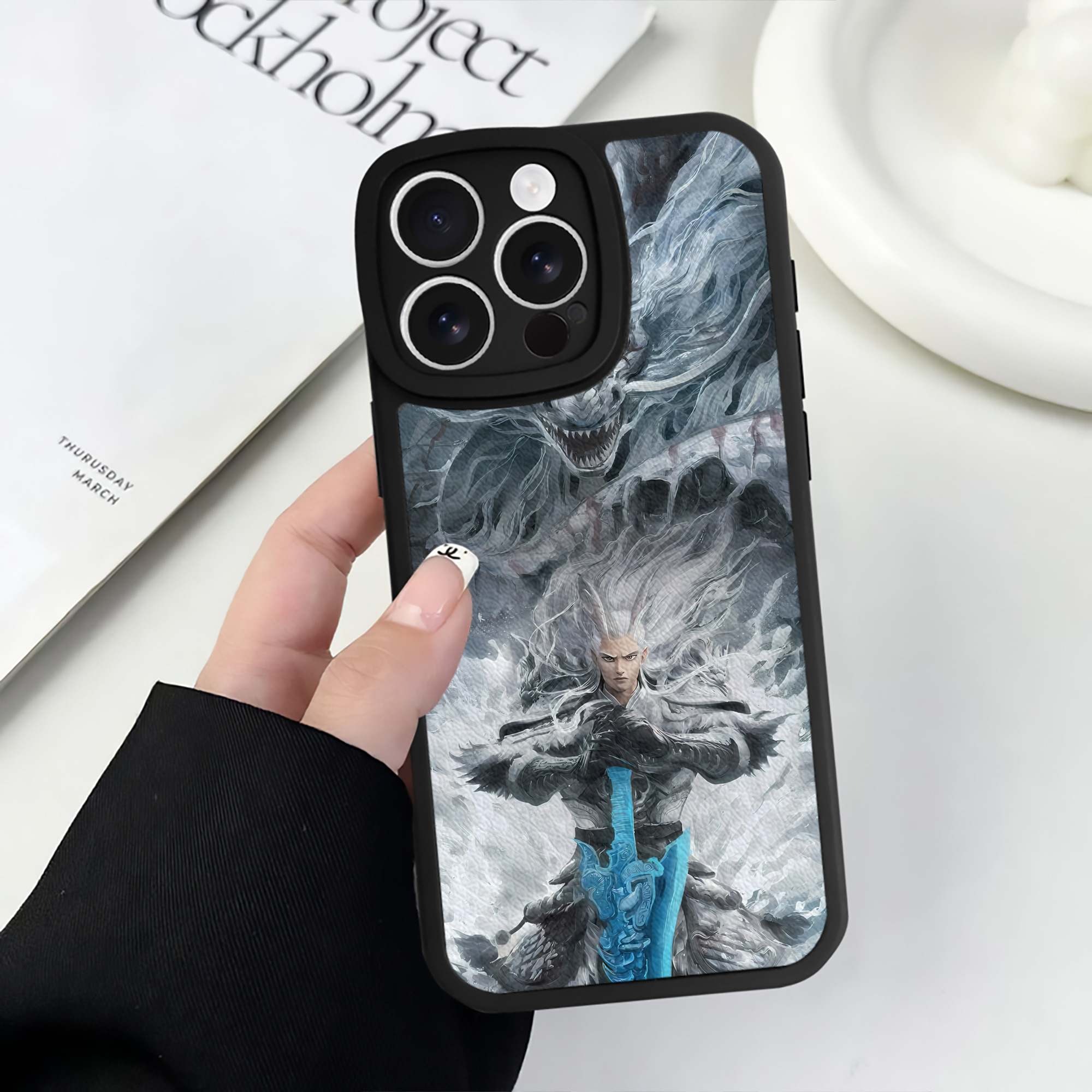 （画像用） Ne Zha 2 ナタ 魔童の大暴れ 【iPhone 16シリーズ対応】シリコンスマホケース（レザー調） 材質：シリコン